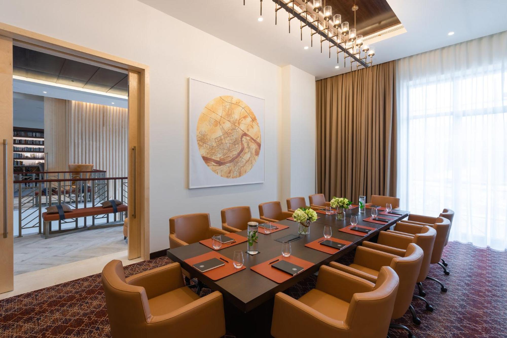 Viceroy Kopaonik Serbia Buitenkant foto The boardroom of the Presidential Suite