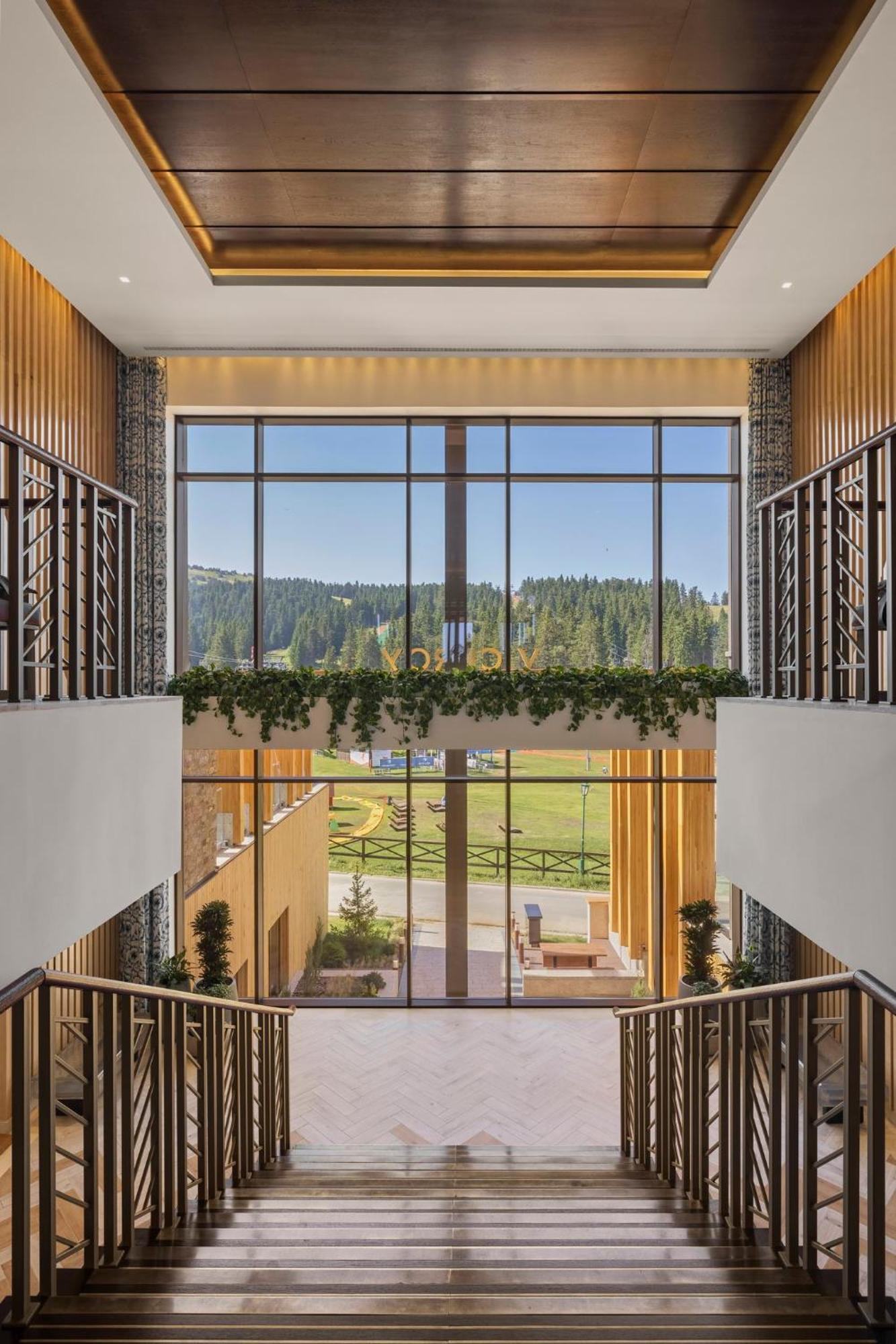 Viceroy Kopaonik Serbia Buitenkant foto Interior of the hotel