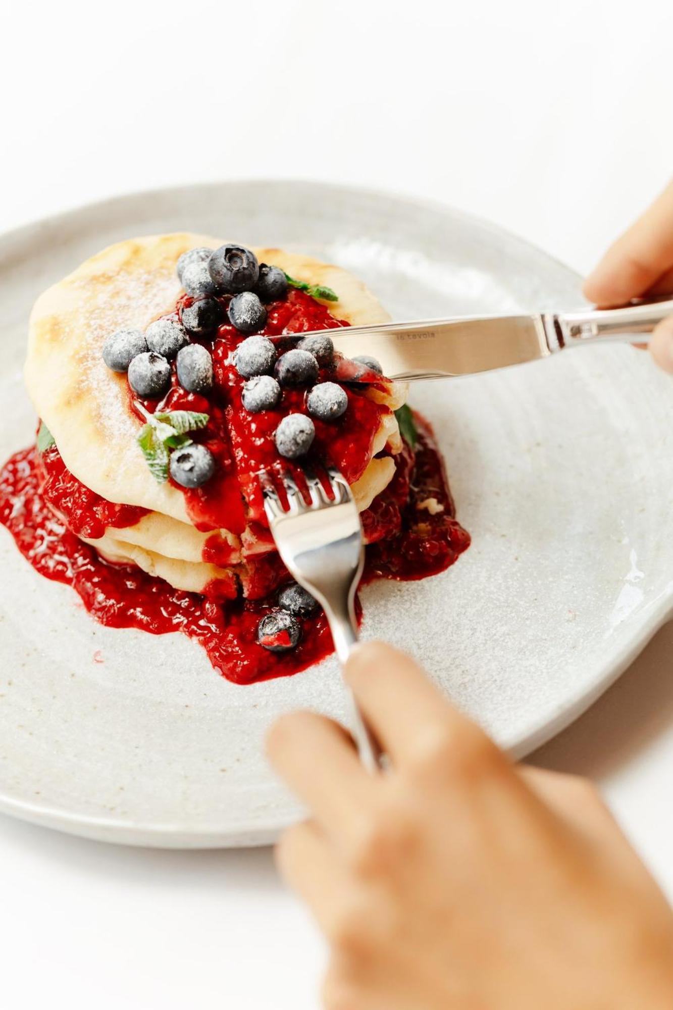 Viceroy Kopaonik Serbia Buitenkant foto A knife and fork cutting into a pancake